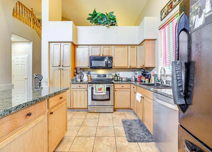 Near Golf Courses & Casinos: W/ Yard