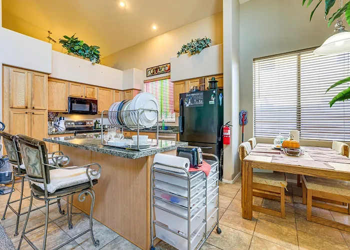 Near Golf Courses & Casinos: W/ Yard
