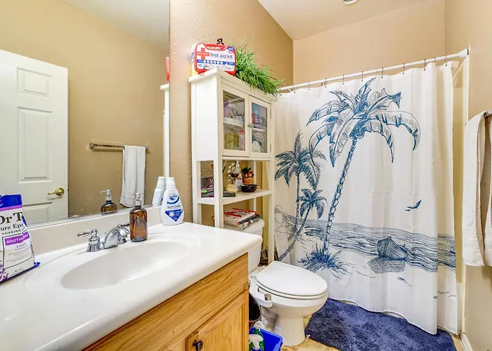 Near Golf Courses & Casinos: W/ Yard